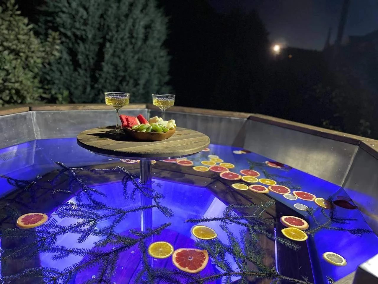 Вечер на территории Сопино